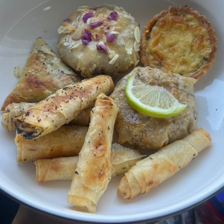 Briouats, mini pastilla aux pétales de rose et mini quiche